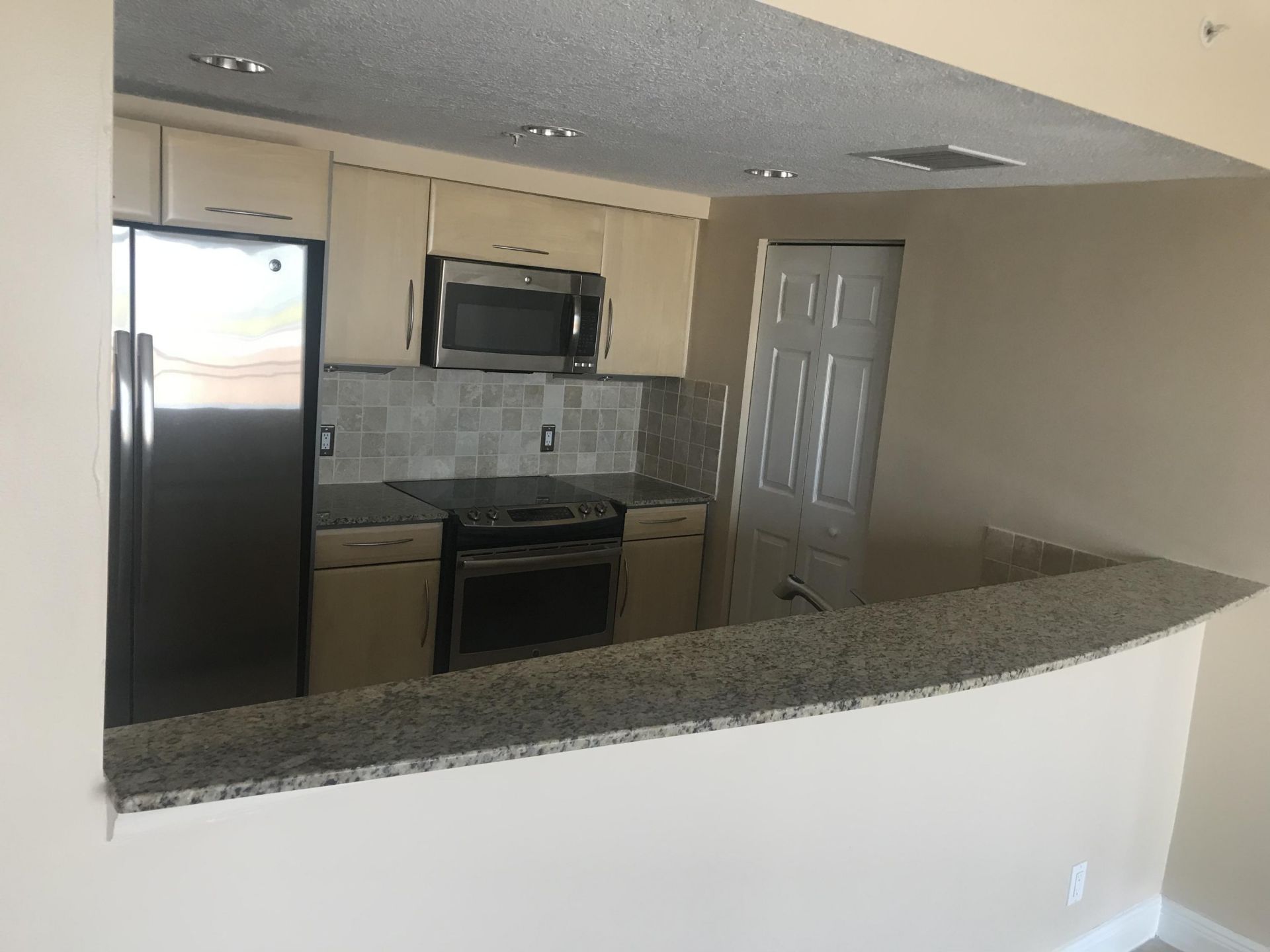 511 Lucerne Avenue, Unit 313, Lake Worth Beach, FL 33460 Photo