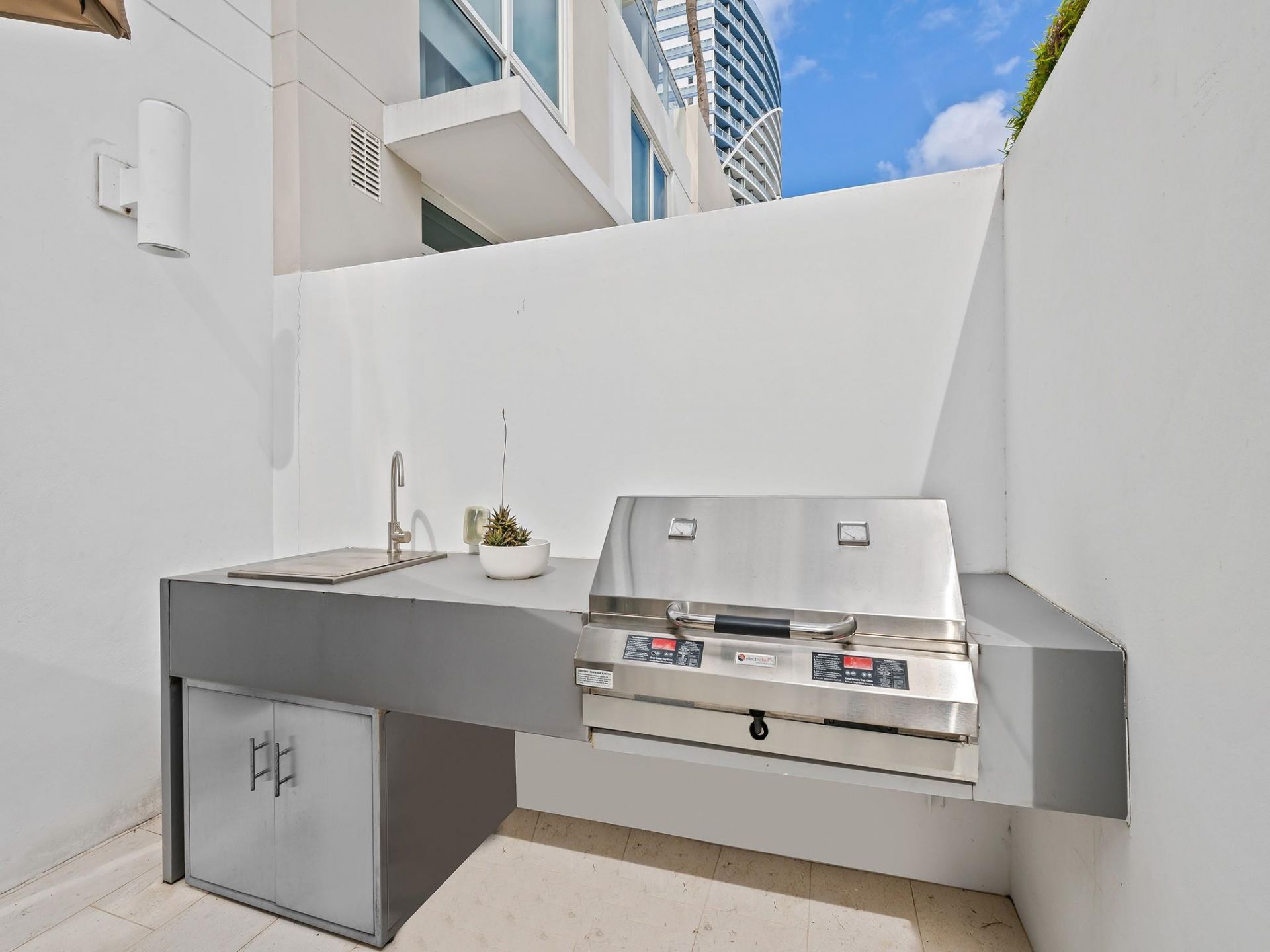 401 N Birch, Unit Th6, Fort Lauderdale, FL 33304 Photo