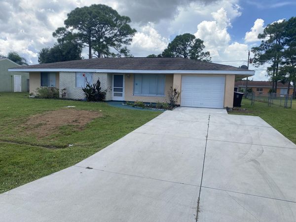 2222 SE Holland Street, Port St. Lucie, FL 34952