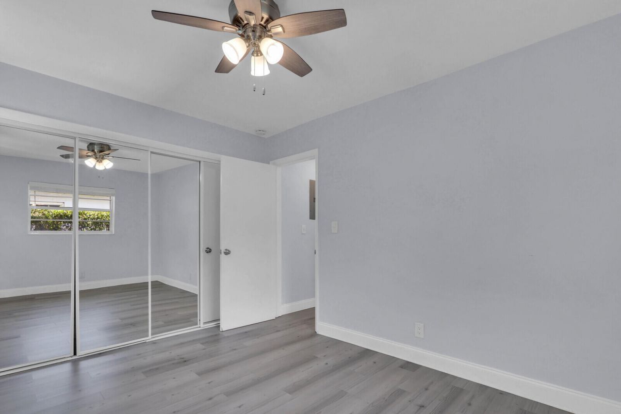 112 Sandal Lane, Unit 4, Palm Beach Shores, FL 33404 Photo