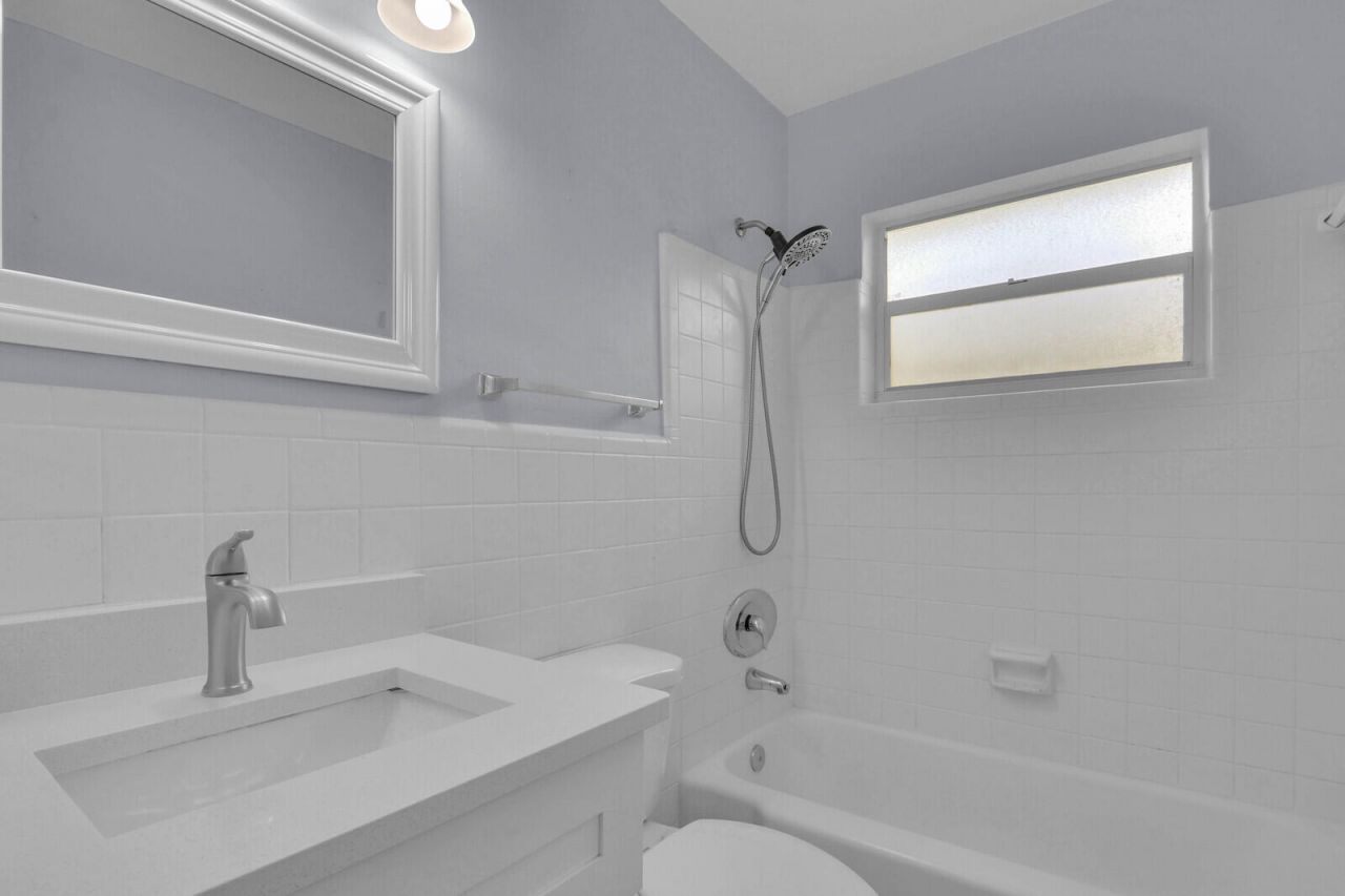 112 Sandal Lane, Unit 4, Palm Beach Shores, FL 33404 Photo