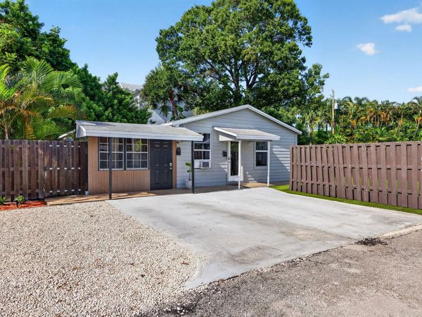 2702 NE 9TH Avenue, Unit 1/2, Wilton Manors, FL 33334