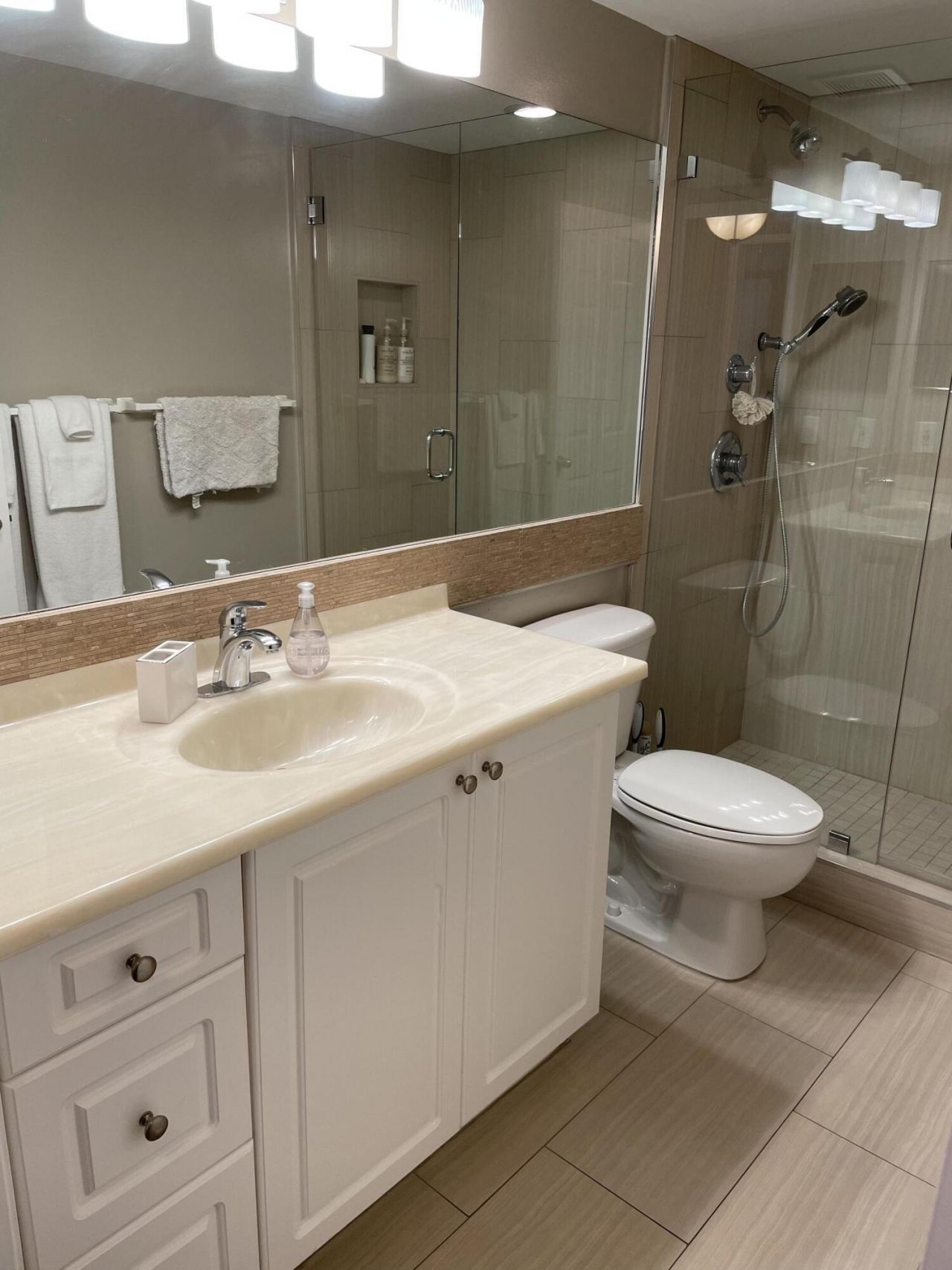 651 Okeechobee Boulevard, Unit 705, West Palm Beach, FL 33401 Photo