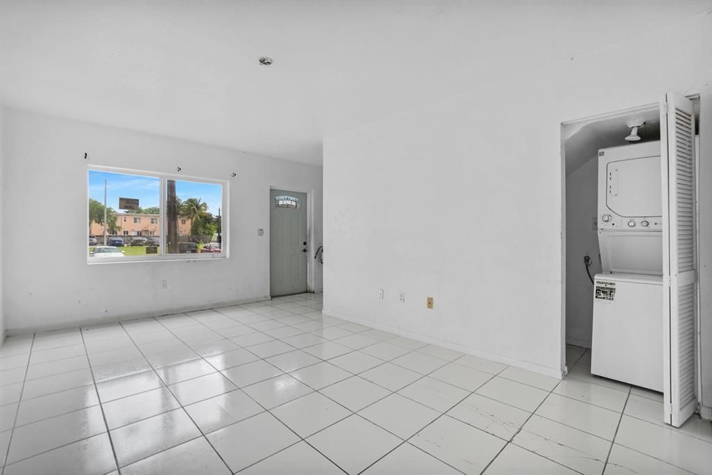 306 NW 84th Terrace, Unit 306, Miami, FL 33150 Photo