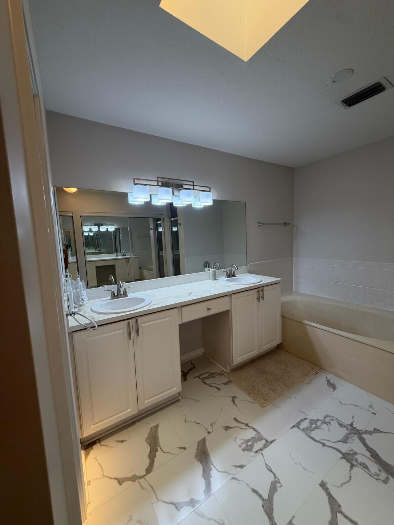 107 Half Moon Circle, Unit D, Jupiter, FL 33458 Photo
