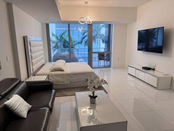 851 NE 1ST Avenue, Unit 201, Miami, FL 33132