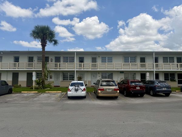 20210 NE 2ND Avenue, Unit V14, Miami Gardens, FL 33179