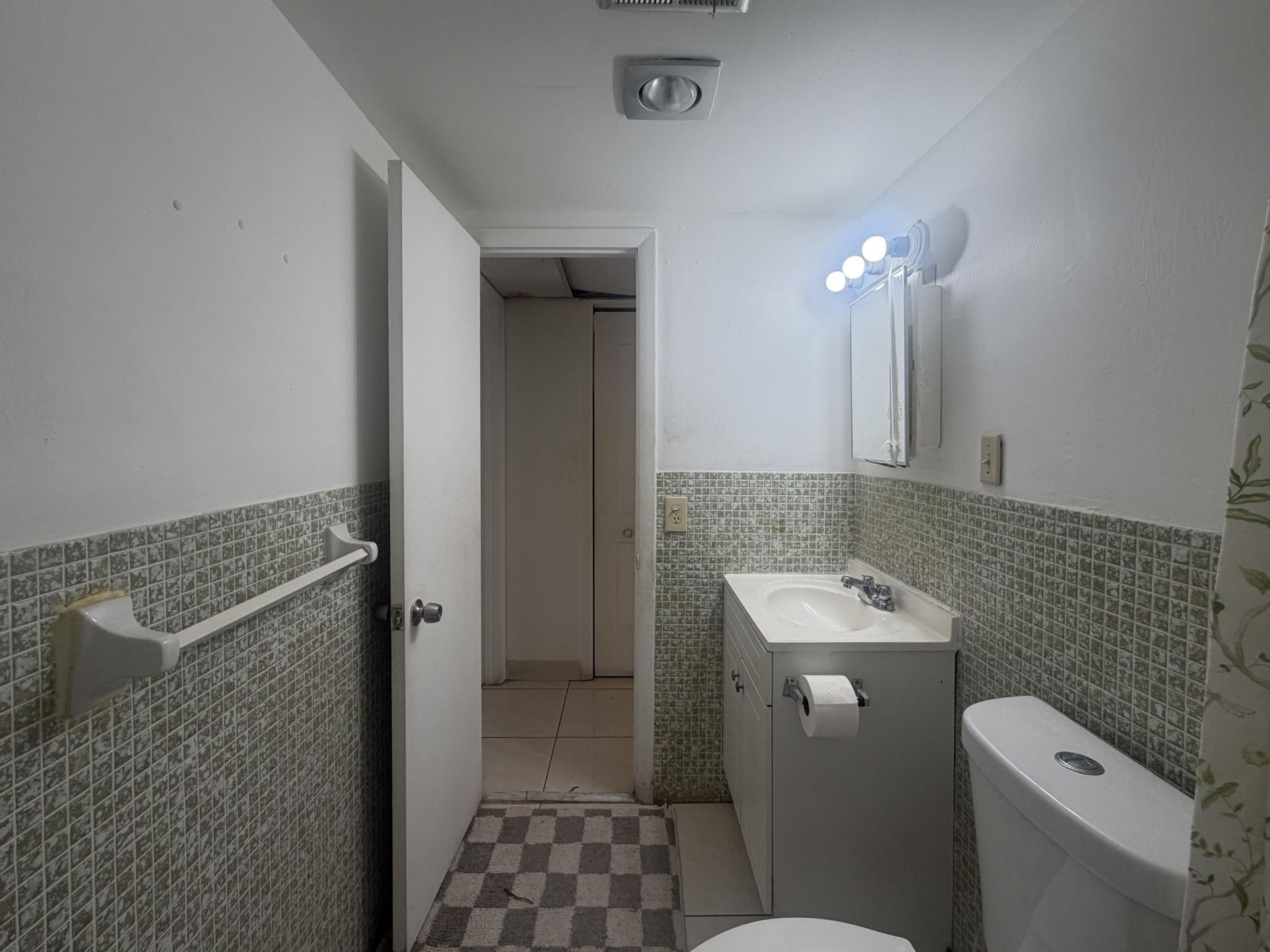 20210 NE 2nd Avenue, Unit V14, Miami Gardens, FL 33179 Photo