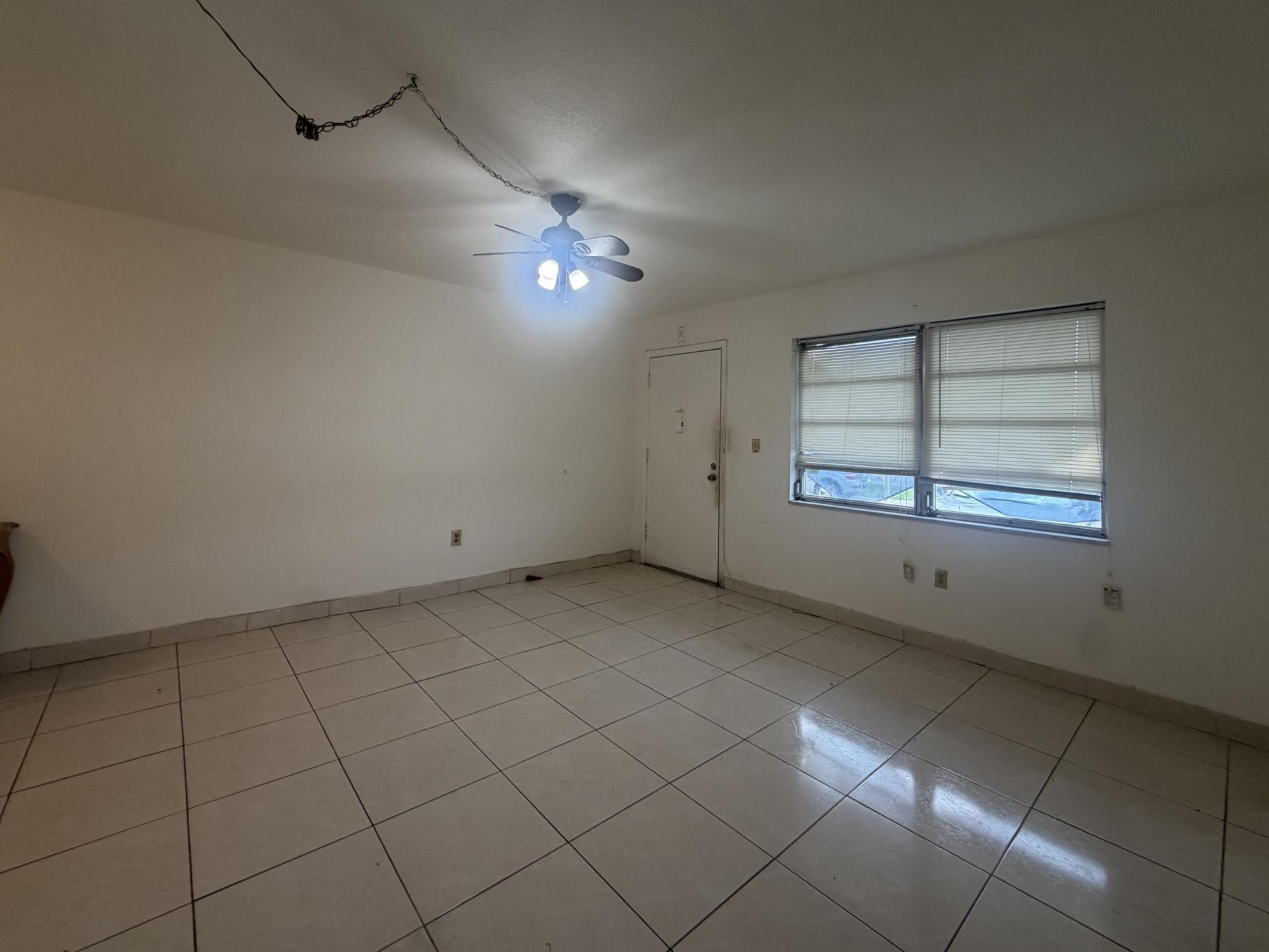 20210 NE 2nd Avenue, Unit V14, Miami Gardens, FL 33179 Photo