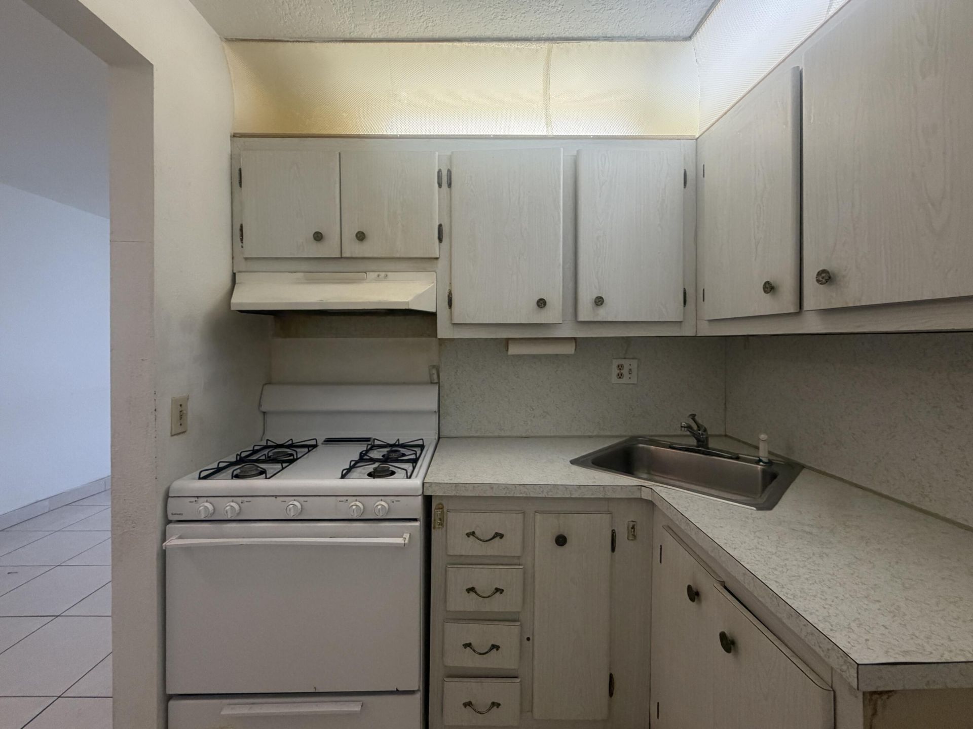 20210 NE 2nd Avenue, Unit V14, Miami Gardens, FL 33179 Photo