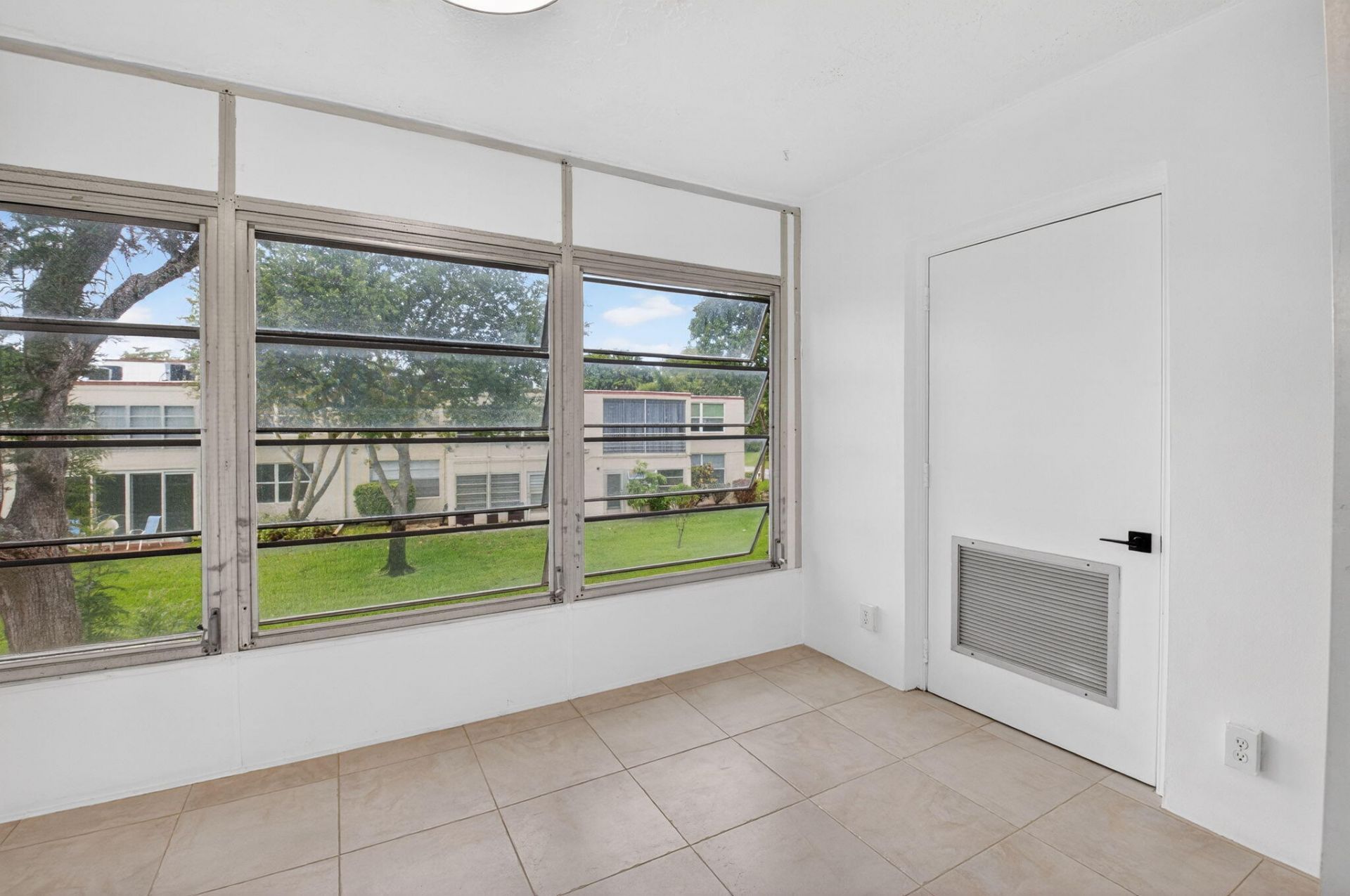 10 Willowbrook Lane, Unit 207, Delray Beach, FL 33446 Photo