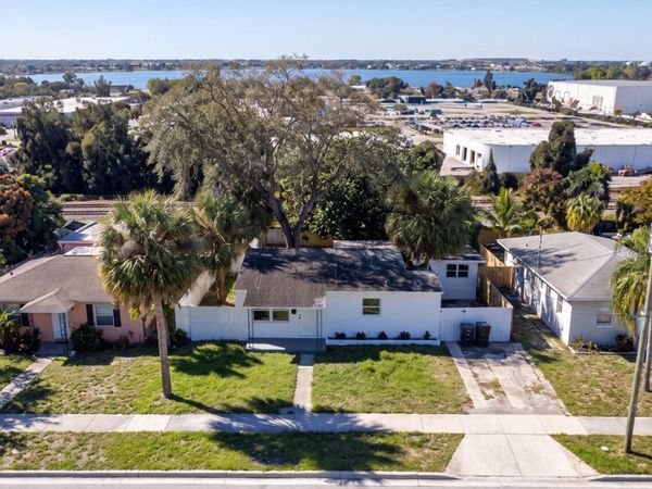 3219 WINDSOR Avenue, West Palm Beach, FL 33407