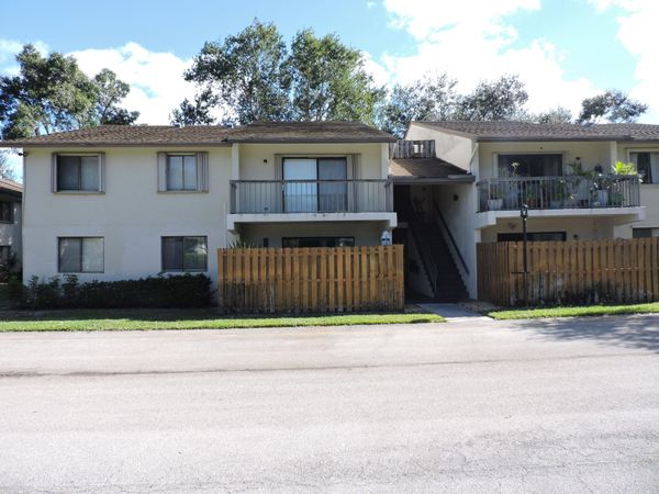 3402 Gardens East Drive, Unit 7A, Palm Beach Gardens, FL 33410