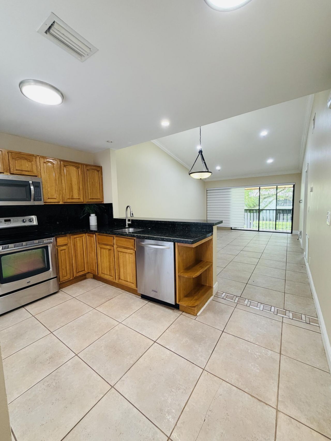 3939 NE 5th Avenue, Unit A206, Boca Raton, FL 33431 Photo
