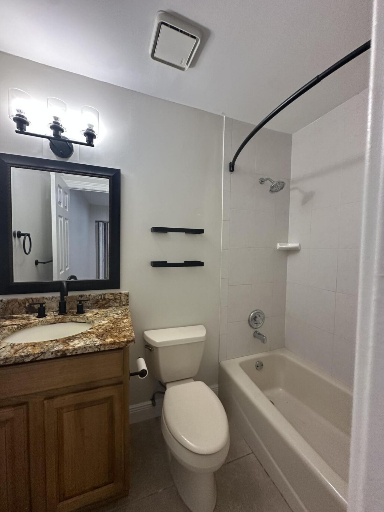 3939 NE 5th Avenue, Unit A206, Boca Raton, FL 33431 Photo