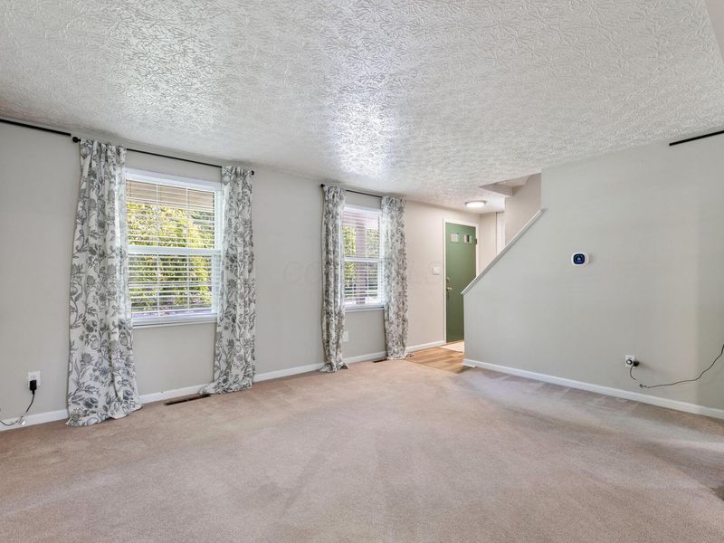 6553 Skywae Drive, Columbus, OH 43229 Photo 3