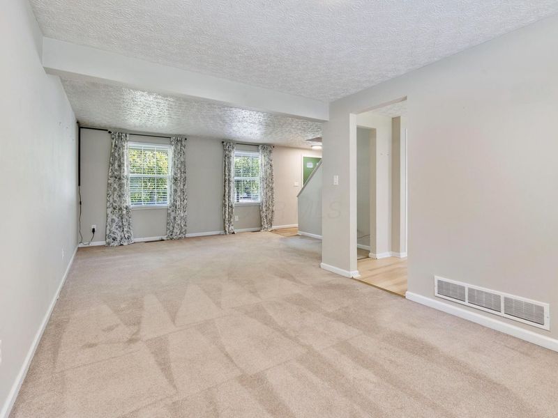 6553 Skywae Drive, Columbus, OH 43229 Photo 6