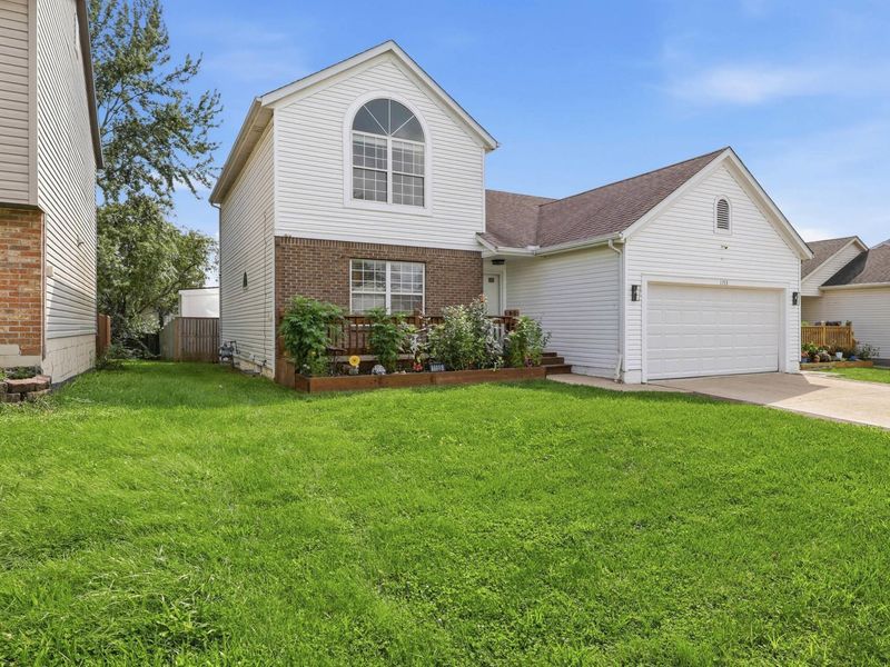 1153 Viewpointe Drive, Columbus, OH 43207 Photo 2