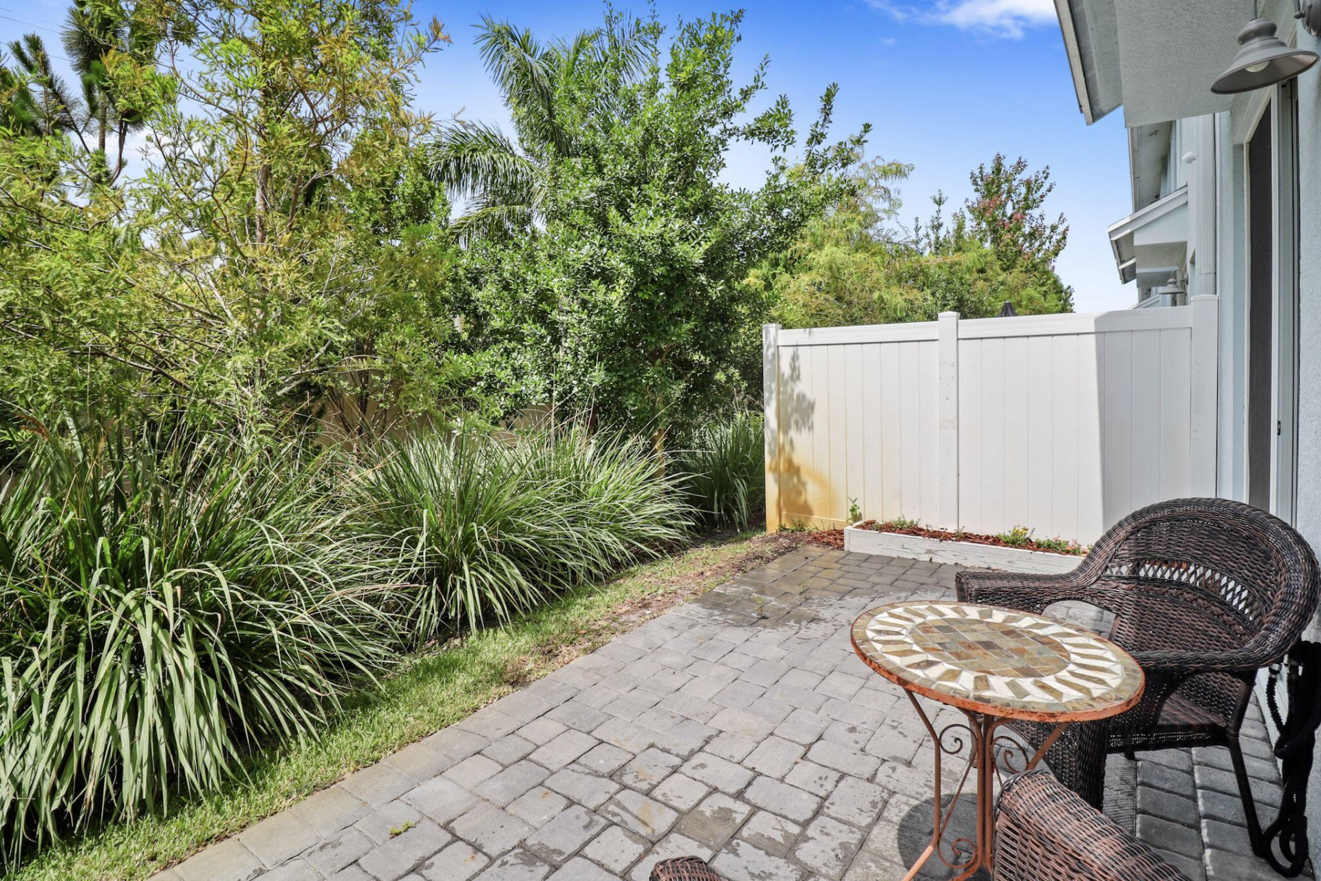 384 SE Sea Hunt Way, Stuart, FL 34994 Photo