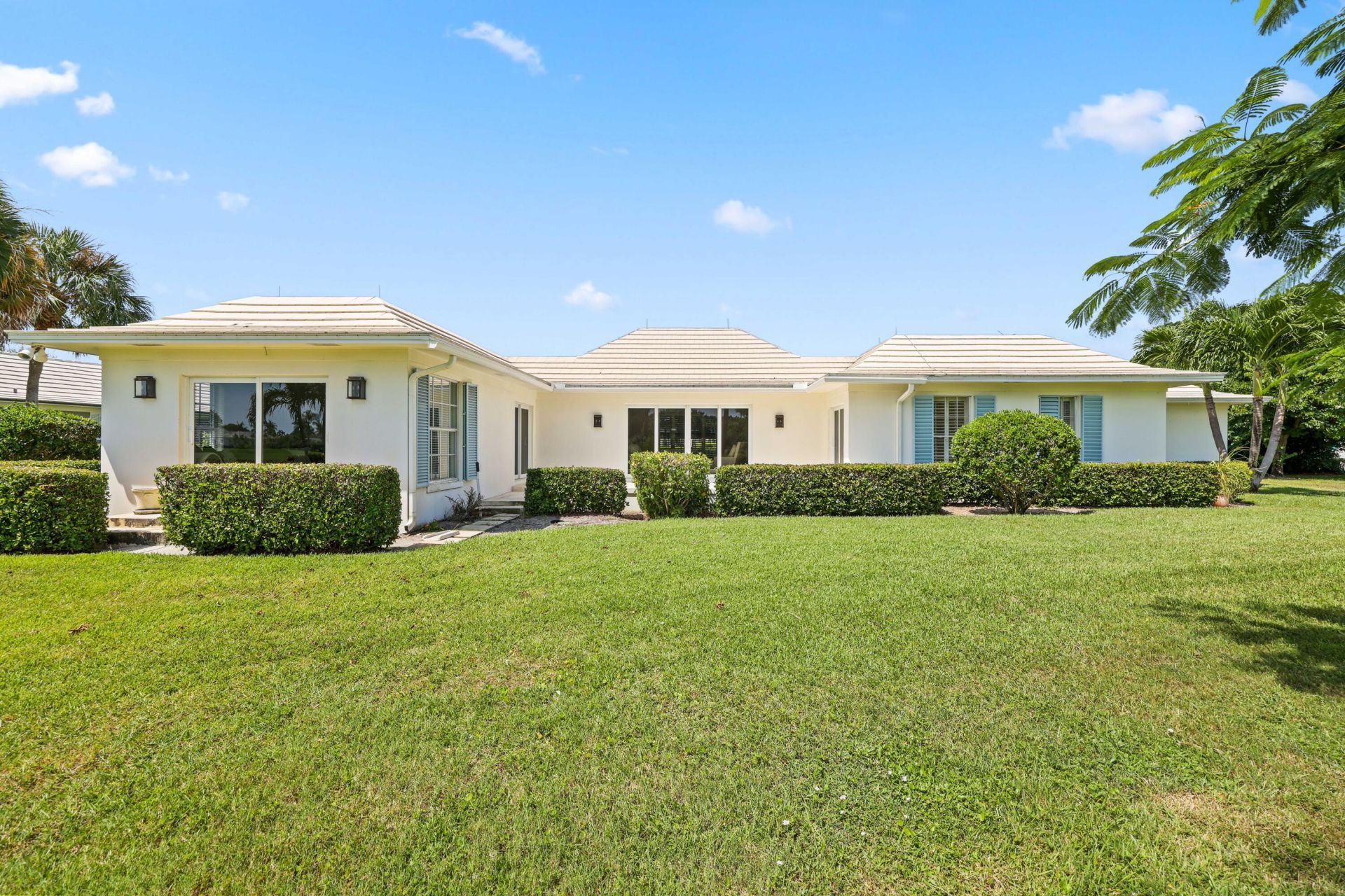 4 Country Club Circle, Village of Golf, FL 33436 Photo