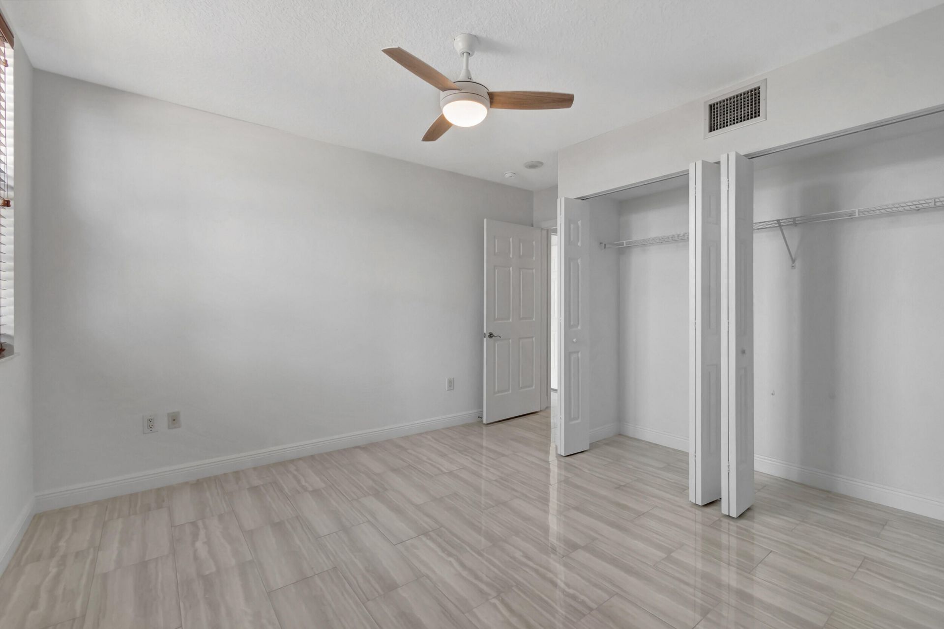 610 Clematis Street, Unit 524, West Palm Beach, FL 33401 Photo
