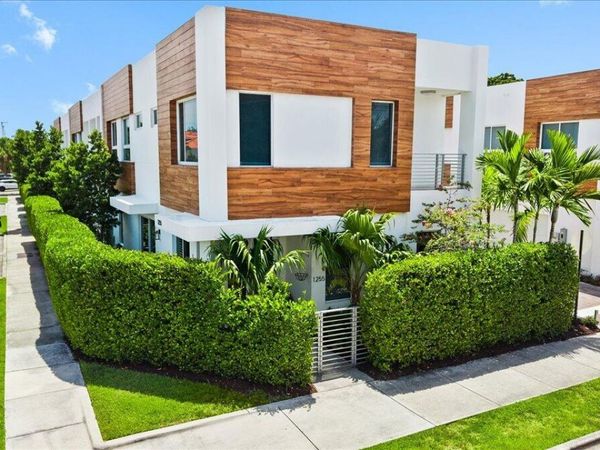 1255 NE 18TH Avenue, Fort Lauderdale, FL 33304
