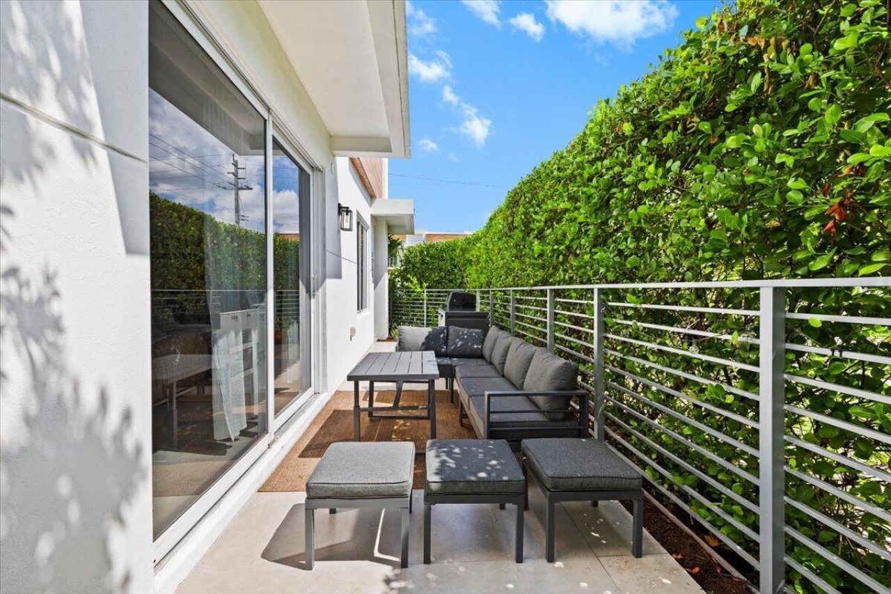1255 NE 18th Avenue, Fort Lauderdale, FL 33304 Photo