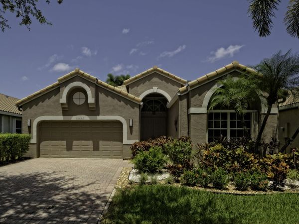 10052 Diamond Lake Drive, Boynton Beach, FL 33437