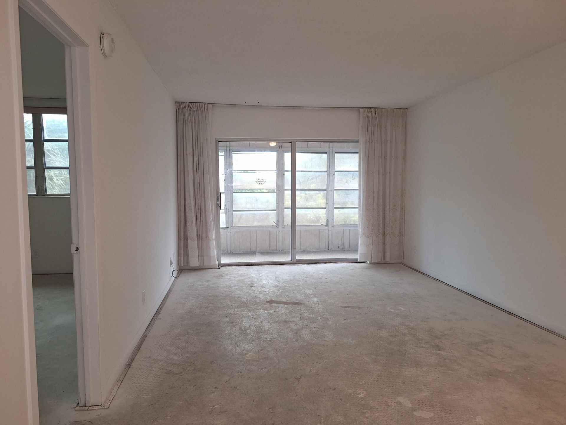 2900 NW 47th Terrace, Unit 303B, Lauderdale Lakes, FL 33313 Photo