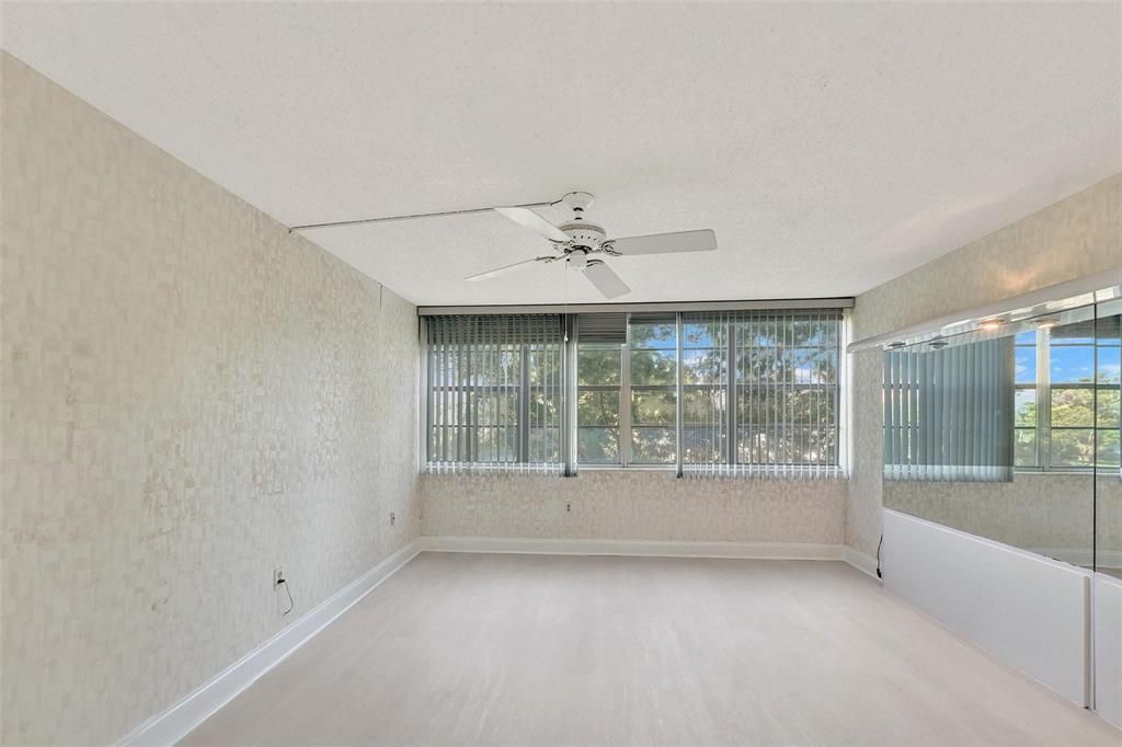 1000 St Charles Place, Unit 305, Pembroke Pines, FL 33026 Photo