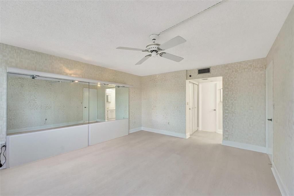 1000 St Charles Place, Unit 305, Pembroke Pines, FL 33026 Photo