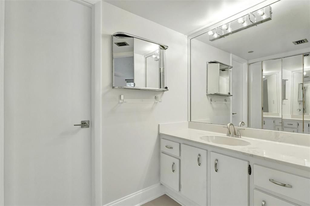 1000 St Charles Place, Unit 305, Pembroke Pines, FL 33026 Photo