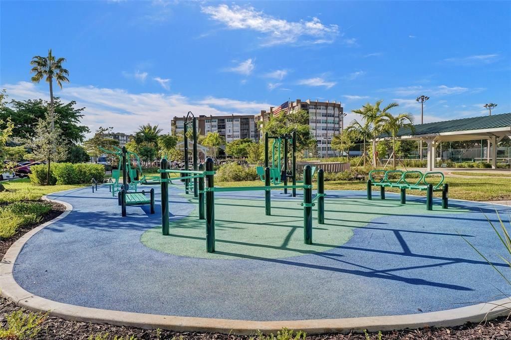 1000 St Charles Place, Unit 305, Pembroke Pines, FL 33026 Photo