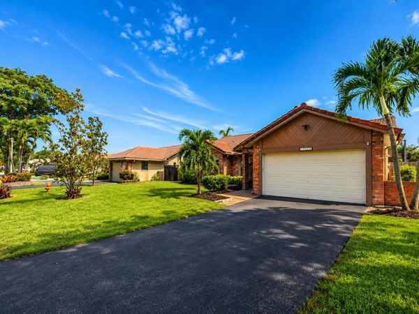 10666 NW 2ND Place, Coral Springs, FL 33071