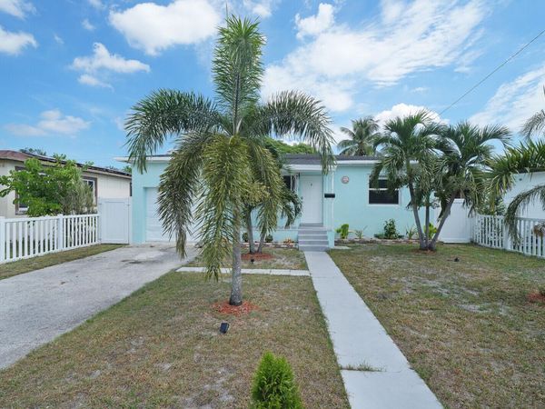 2517 Rodman Street, Hollywood, FL 33020