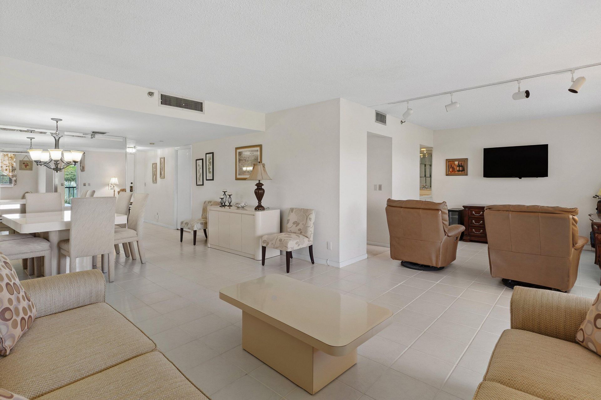 6400 NW 2nd Avenue, Unit 321, Boca Raton, FL 33487 Photo