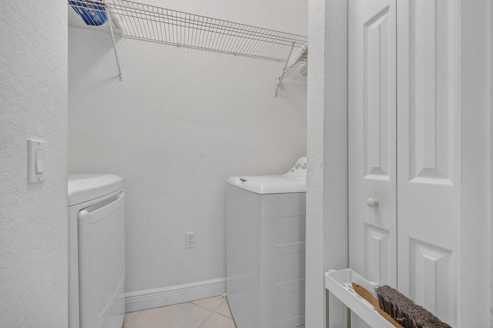 4721 Lucerne Lakes Boulevard E, Unit 711, Lake Worth, FL 33467 Photo