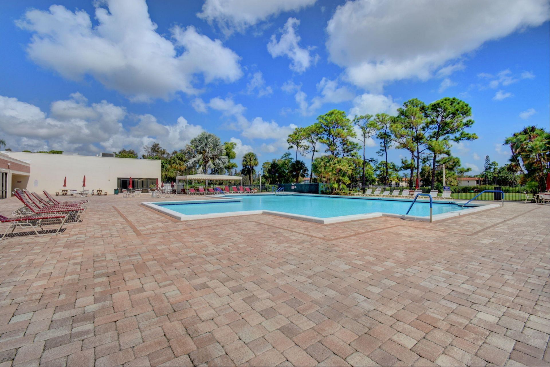 4721 Lucerne Lakes Boulevard E, Unit 711, Lake Worth, FL 33467 Photo