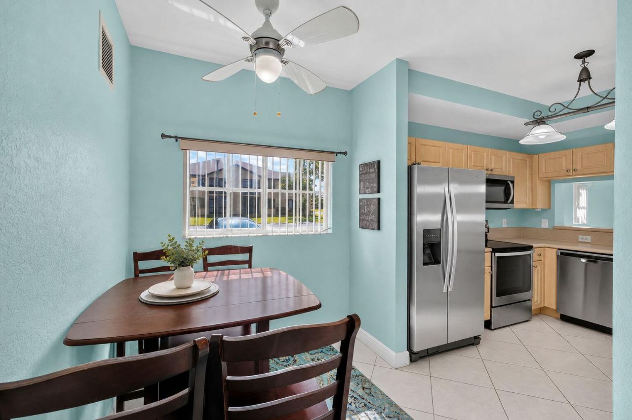 4721 Lucerne Lakes Boulevard E, Unit 711, Lake Worth, FL 33467 Photo