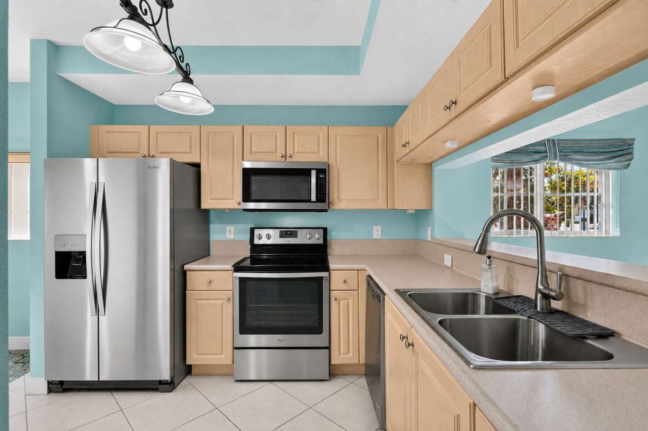 4721 Lucerne Lakes Boulevard E, Unit 711, Lake Worth, FL 33467 Photo
