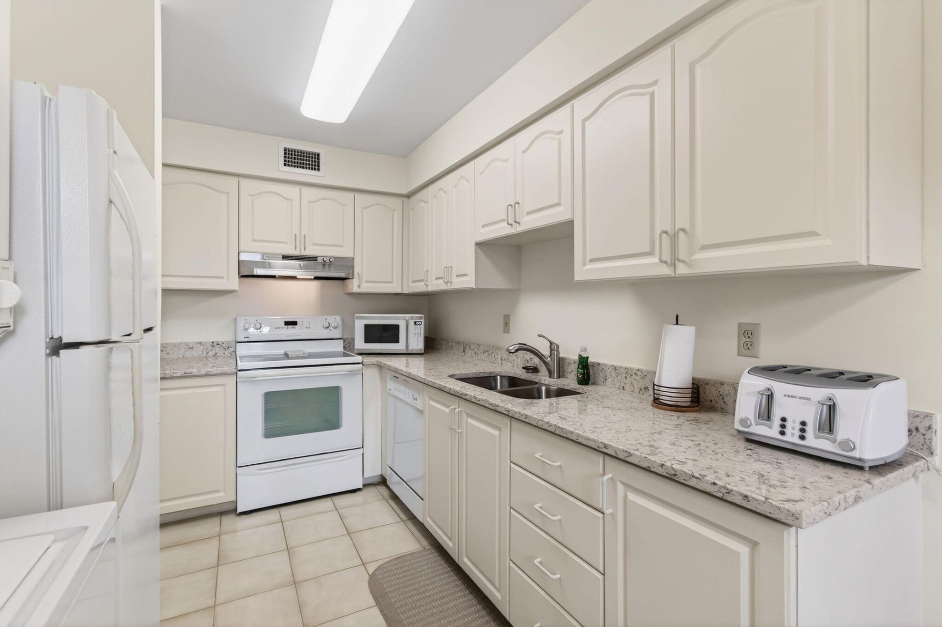 13682 Via Flora, Unit A, Delray Beach, FL 33484 Photo