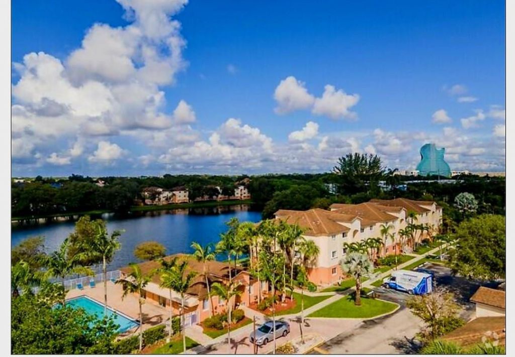 3700 N 56th Avenue, Unit 1030, Hollywood, FL 33021 Photo