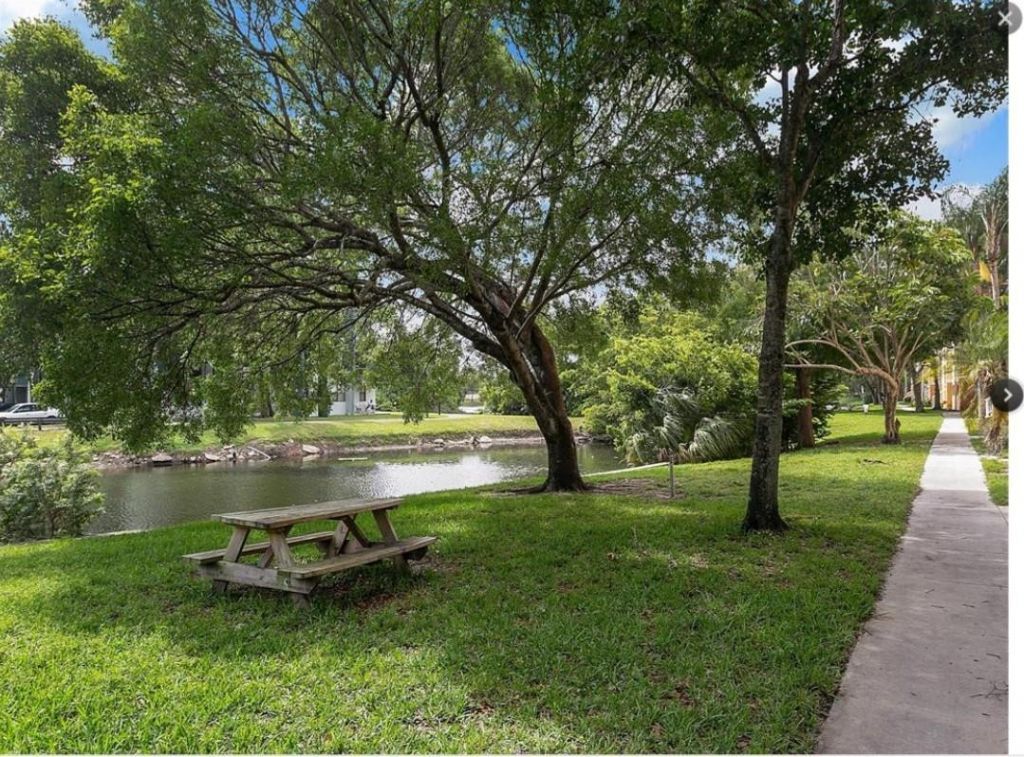 3700 N 56th Avenue, Unit 1030, Hollywood, FL 33021 Photo