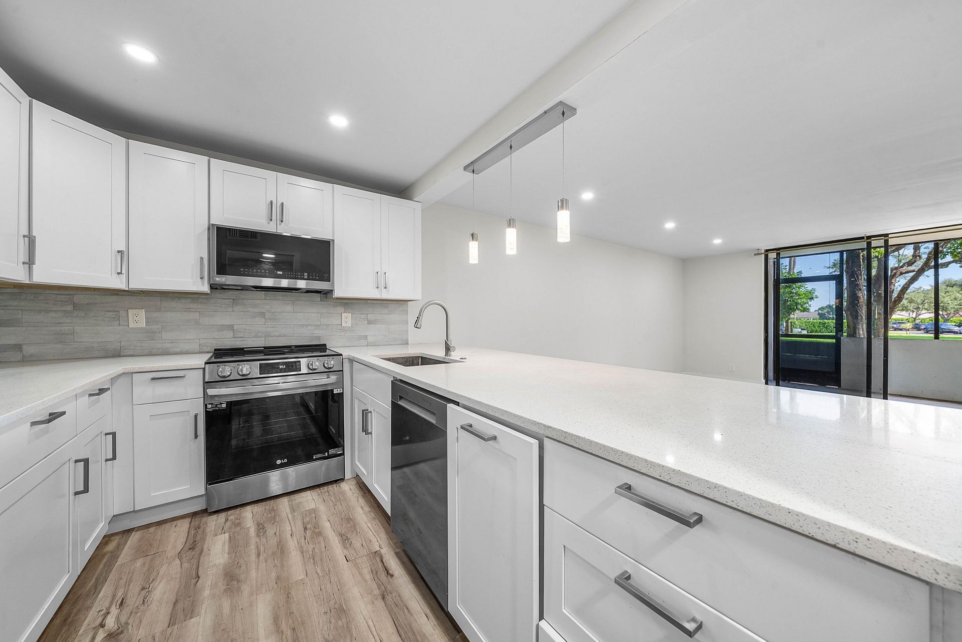 5190 Las Verdes Circle, Unit 105, Delray Beach, FL 33484 Photo