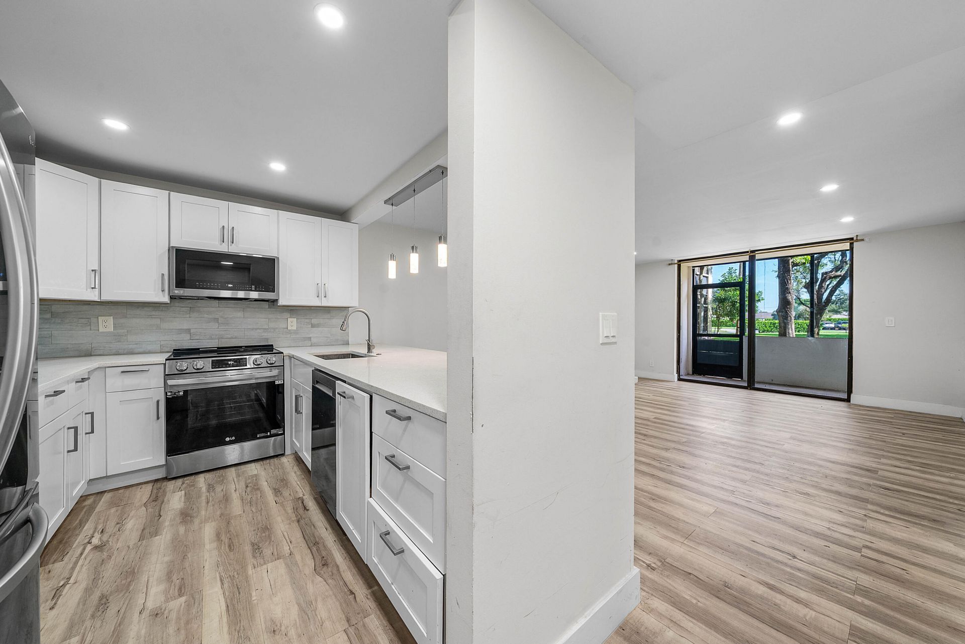5190 Las Verdes Circle, Unit 105, Delray Beach, FL 33484 Photo
