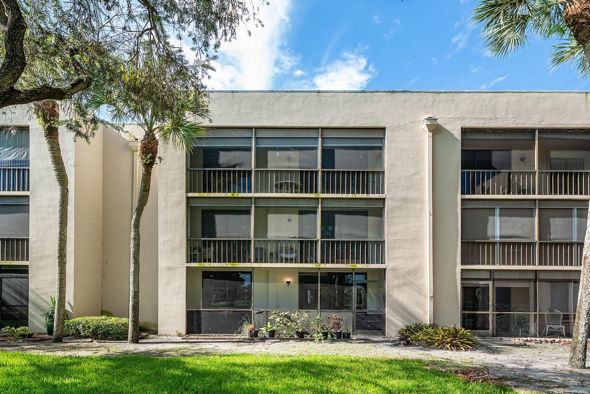 5190 Las Verdes Circle, Unit 105, Delray Beach, FL 33484 Photo