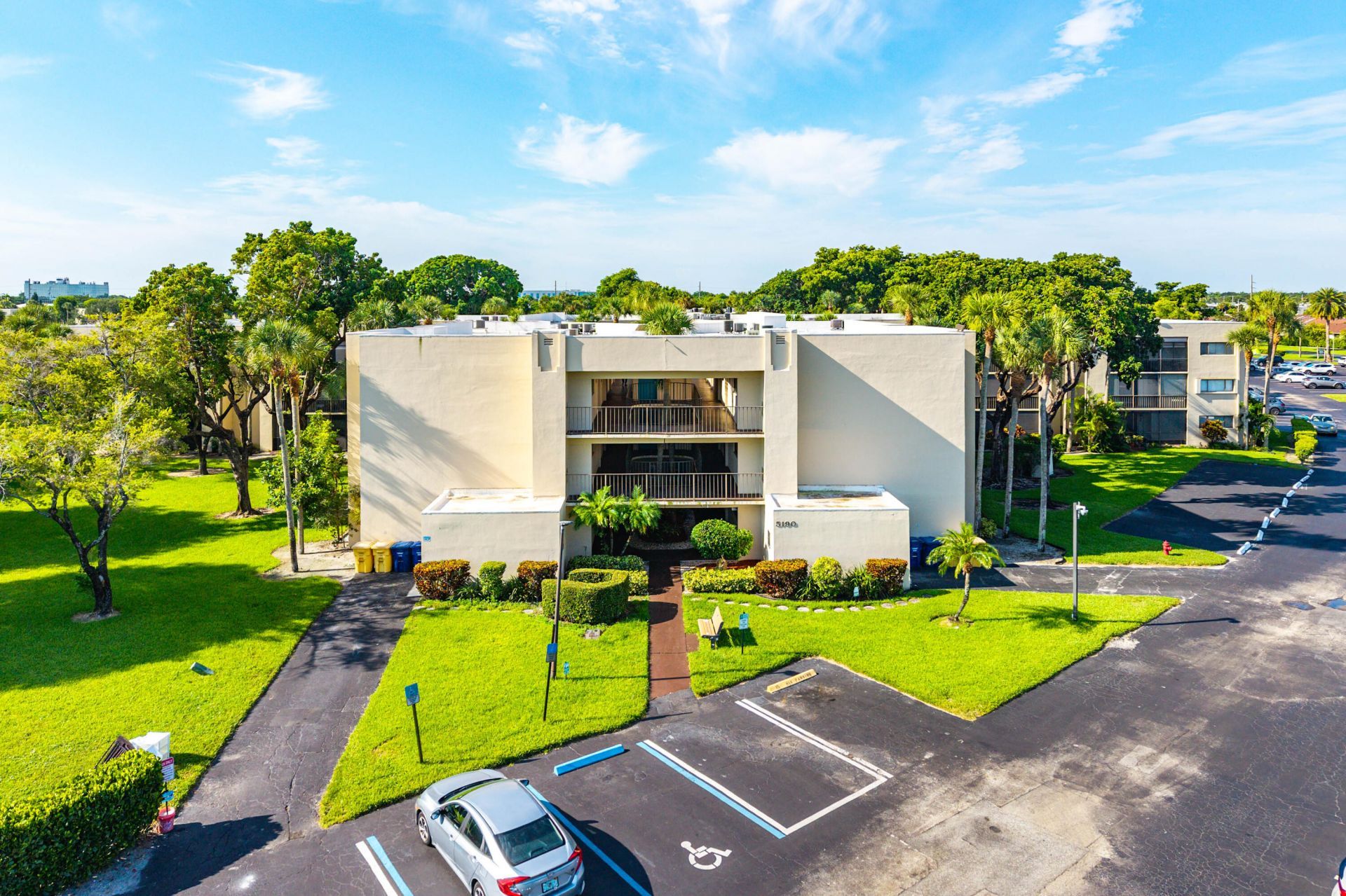 5190 Las Verdes Circle, Unit 105, Delray Beach, FL 33484 Photo