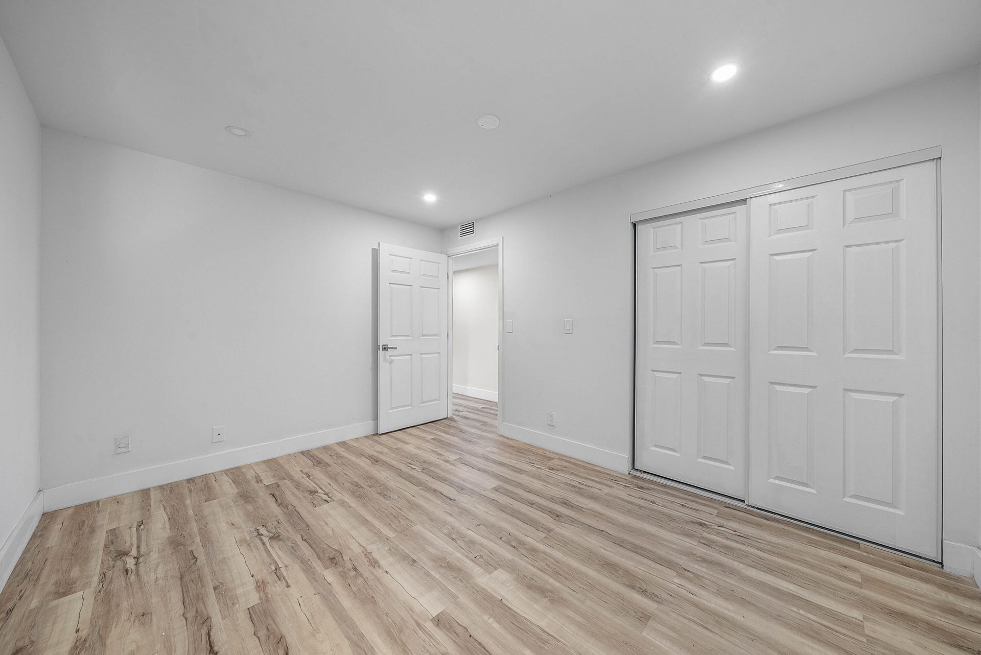 5190 Las Verdes Circle, Unit 105, Delray Beach, FL 33484 Photo