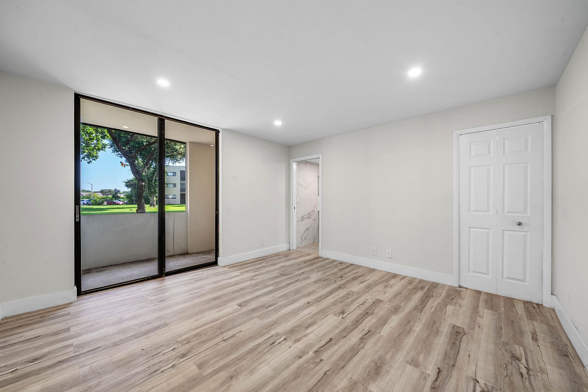 5190 Las Verdes Circle, Unit 105, Delray Beach, FL 33484 Photo