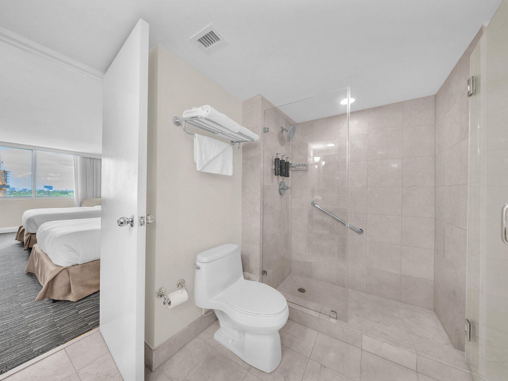 2670 E Sunrise Boulevard, Unit 805, Fort Lauderdale, FL 33304 Photo